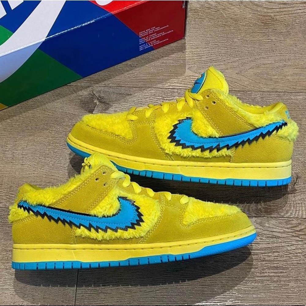 Grateful Dead Nike Dunk SB Low Size 8M